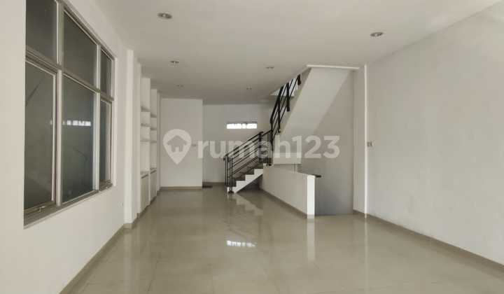 3-Storey Shop House in Cihampelas, Bandung Wetan, Bandung City