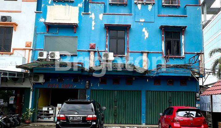 RUKO 3 PINTU STRATEGIS DI JALAN RAYA 1