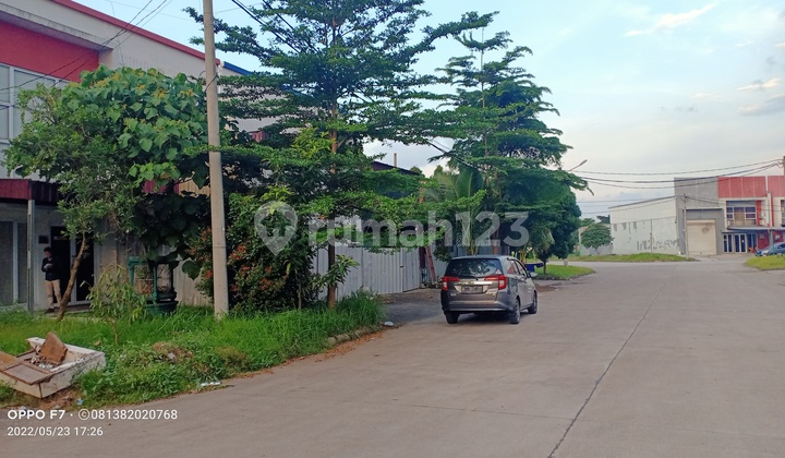 Gudang Dalam Komplek Pergudangan Bizzpoiint 2