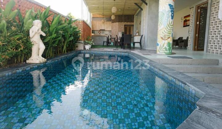 For sale: Luxury boarding house with 21 rooms in Nusa Dua, excellent condition.