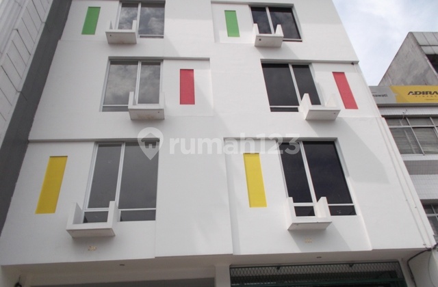 Nice 4.5-Story Shophouse on Fatmawati Raya 1