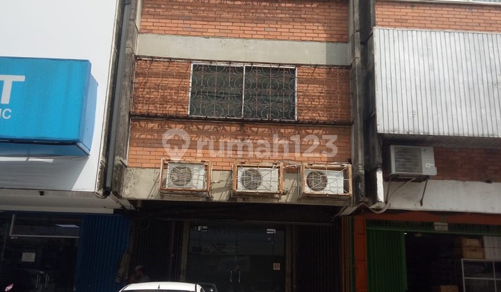 Turun Harga! Ruko Glodok Plaza, Jakarta Barat Harga Murah (Nego). Turun Harga! Ruko Glodok Plaza, Jakarta Barat Harga Murah (Nego).