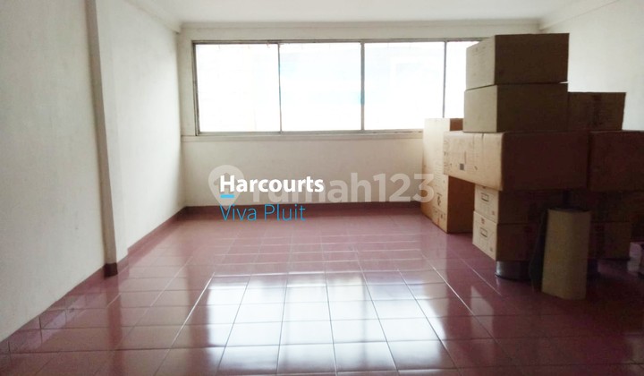 Price Drop! Glodok Plaza Shop House, West Jakarta, Affordable Price (Negotiable). 2