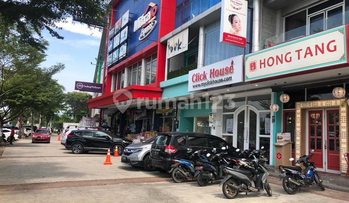 Ruko  4 lantai. 4,5 x 15, The Metro Pantai Indah Kapuk. Jakarta Utara