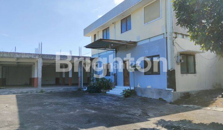 VERY SPACIOUS AND STRATEGIC WAREHOUSE IN SANUR 1