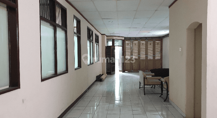 Kantor Harga Murah Di Cideng Jakarta Pusat. Pinggir Jalan Raya 2