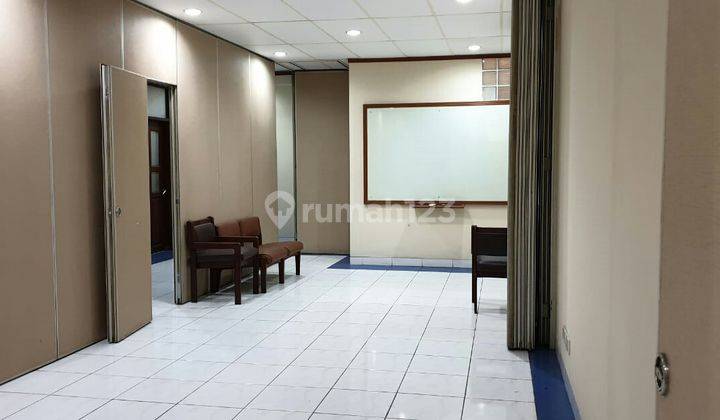 Kantor Berkapasitas 100 Orang, Dipinggir Jalan Raya, Bebas Gage 2