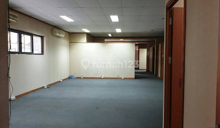 Kantor Berkapasitas 100 Orang, Dipinggir Jalan Raya, Bebas Gage 1