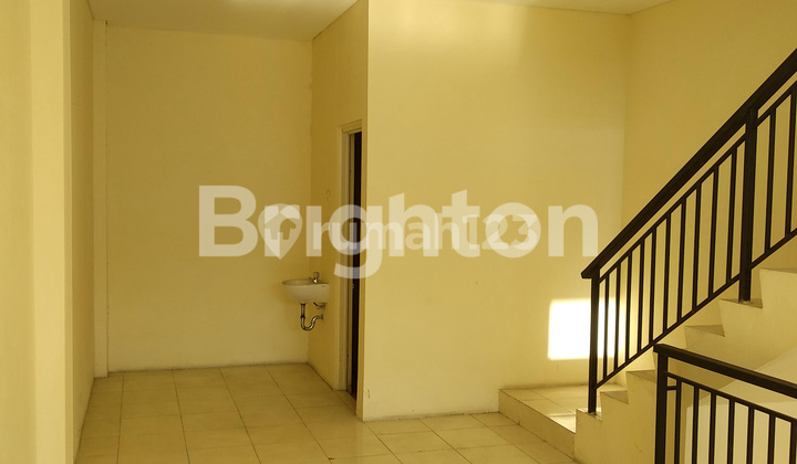 RARE 3 CONNECTED SHOP HOUSES DOWNTOWN 100 METERS BASUKI RAHMAT STREET 2