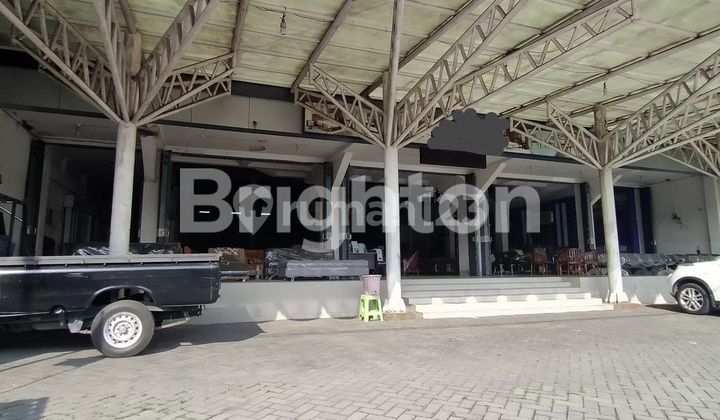 Spacious Shop House in the Center of Madiun City 1
