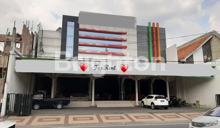 Spacious Shop House in the Center of Madiun City 2