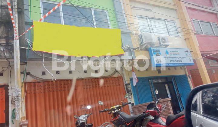 RUKO TINGKAT 3  full furnish DIPINGGIR JALAN BESAR 1