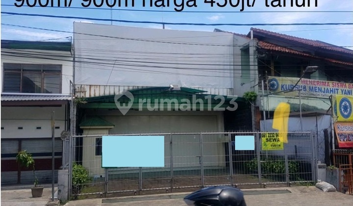 Business Space at a strategic location, Jl.Ciateul