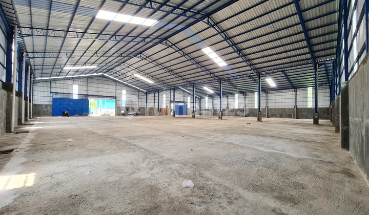 Gudang bangunan baru strategis di karanganyar kota