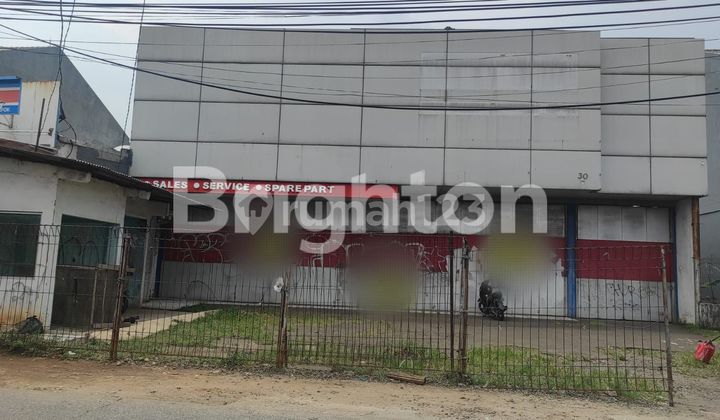 WAREHOUSE/LAND FORMER LARGE WORKSHOP BY THE ROAD ON MAIN HIGHWAY. WAREHOUSE/LAND FORMER LARGE WORKSHOP BY THE ROAD ON MAIN HIGHWAY.