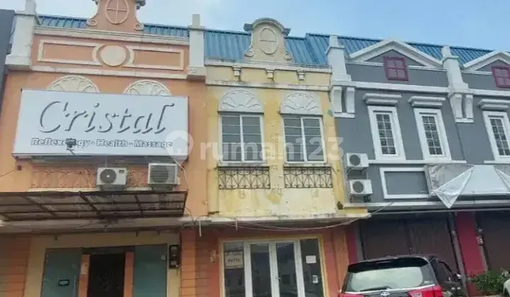 Ruko Hadap Jalan Raya Kota Wisata Cibubur, Cibubur