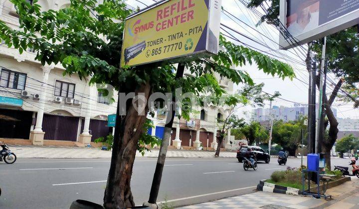 RUKO SIAP PAKAI LOKASI STRATEGIS PINGGIR JALAN BESAR 2