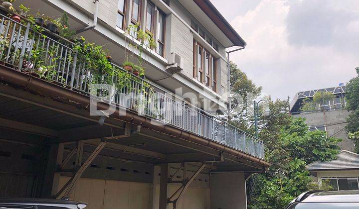 RUKO ISTANA PASTEUR  3 LANTAI