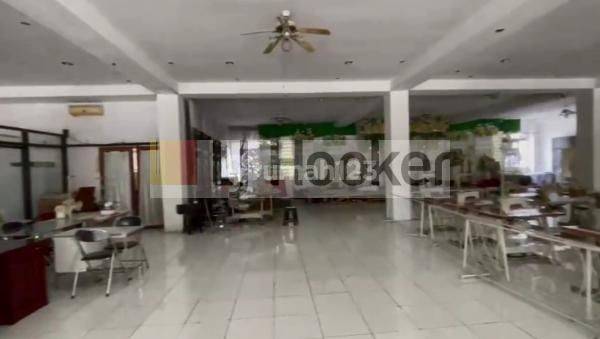 Bangunan cocok untuk kantor di Jalan Diponegoro 2