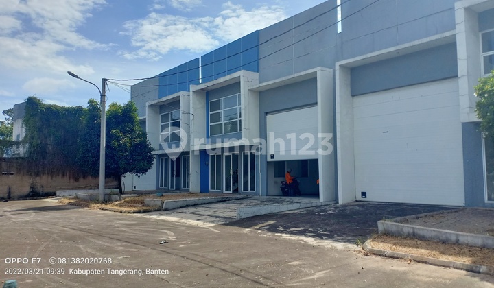 Gudang Logistik dan Industri Kecil