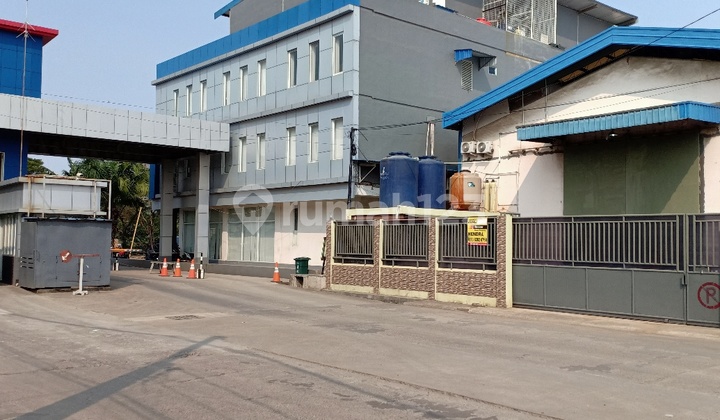 Gudang Penyimpanan dan Industri