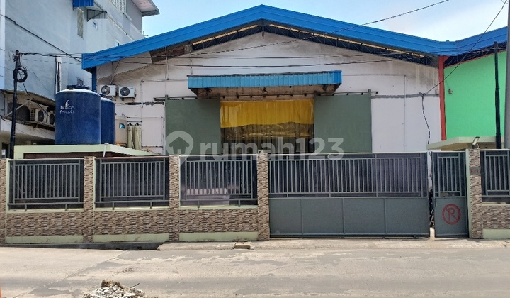 Gudang Model 2 Tingkat