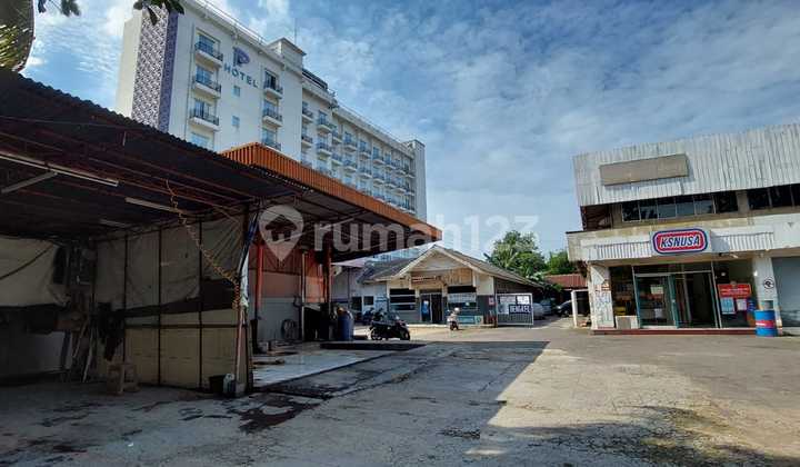 Warehouse in Pramuka, Central Jakarta, commercial zone, can be used for offices. Warehouse in Pramuka, Central Jakarta, commercial zone, can be used for offices.