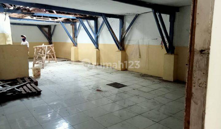 Gudang Strategis bisa dijadikan Rumah Tinggal di jl Kondang Dalam 2