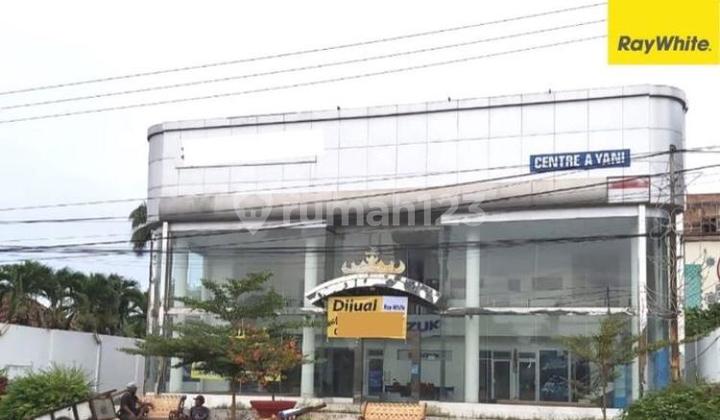 Bangunan eks showroom di tanjung karang pusat jalan A. Yani