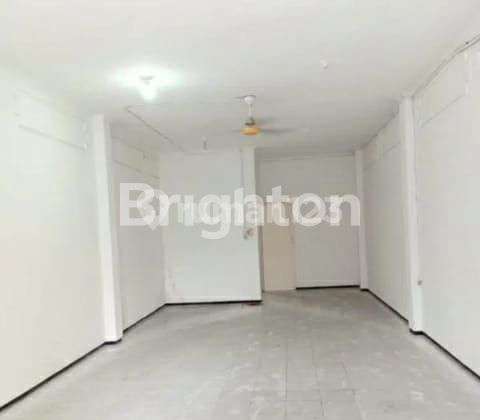 RUKO BANGUNAN 3 LANTAI LOKASI DI PASAR BESAR WETAN SURABAYA