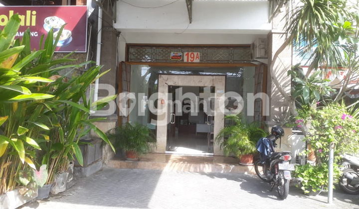 SHOP 3.5 FLOOR STRATEGIC AREA in Renon SHOP 3.5 FLOOR STRATEGIC AREA in Renon