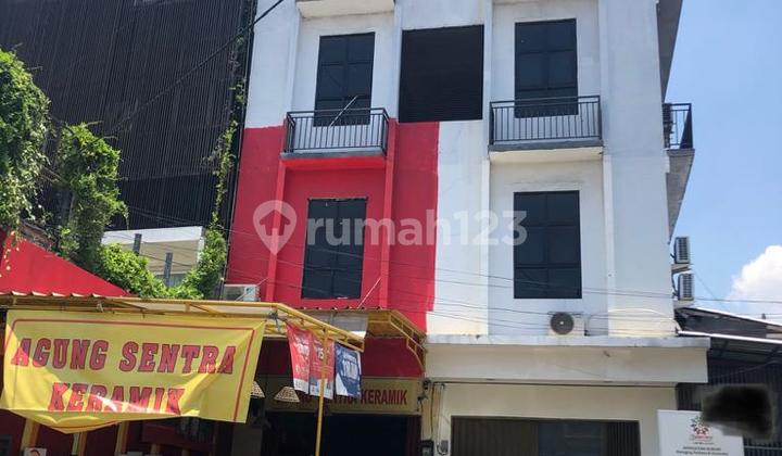 Ruko di Pinggir jalan Raya Bagus buat usaha ada Kontrakan. Ruko di Pinggir jalan Raya Bagus buat usaha ada Kontrakan.