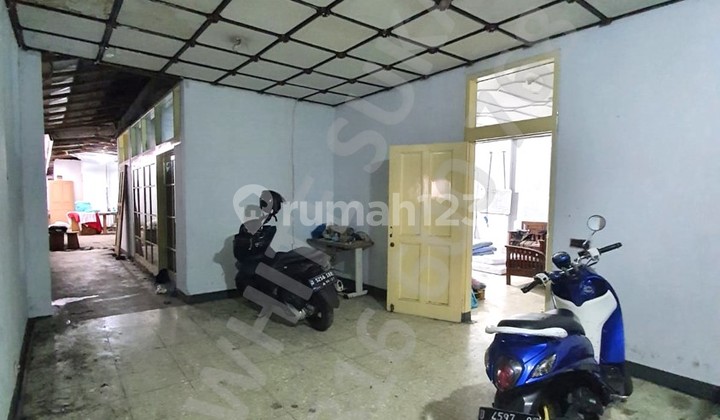 Warehouse or business place in Lugina Sudirman Complex. Warehouse or business place in Lugina Sudirman Complex.