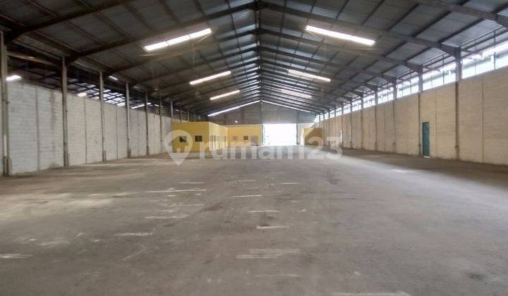 Warehouse for rent on Serang Cikupa main road.
