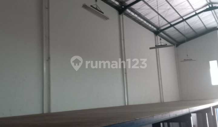 Di Sewakan Gudang Bizzpark Daan Mogot  Uk. 9x32.5m, Harga sewa 300Jt/th