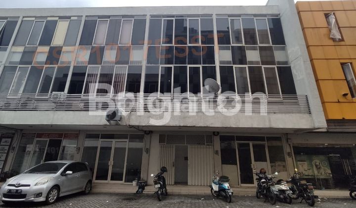 RUKO 3 LANTAI ESTE SQUARE RAYA MERR COCOK BUAT KANTOR RUKO 3 LANTAI ESTE SQUARE RAYA MERR COCOK BUAT KANTOR