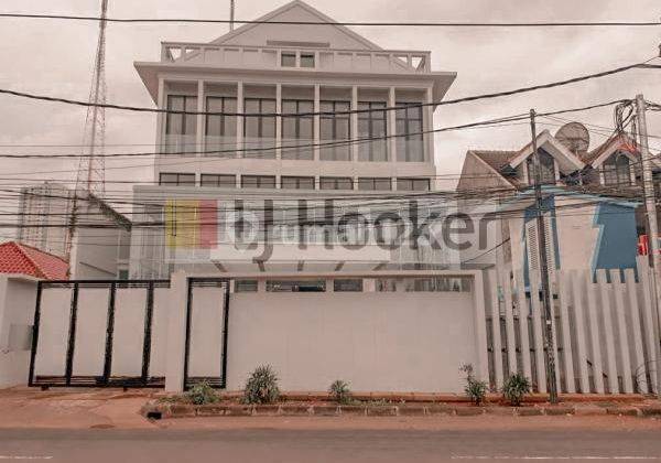 Dijual Gedung Kantor 4 lantai di daerah Kebun Jeruk Jakarta Barat 1