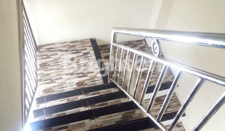 Strategic 3-Story Shop House by the Main Road 2