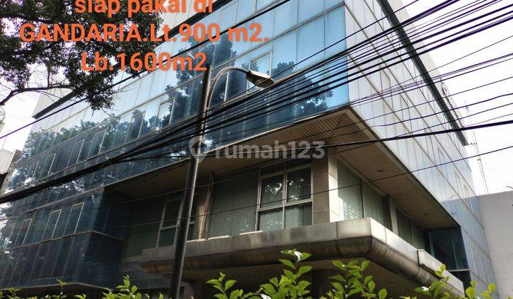 Gedung 4,5 lantai,siap pakai di jln Gandaria 3, hoek,strategis dan ramai 1