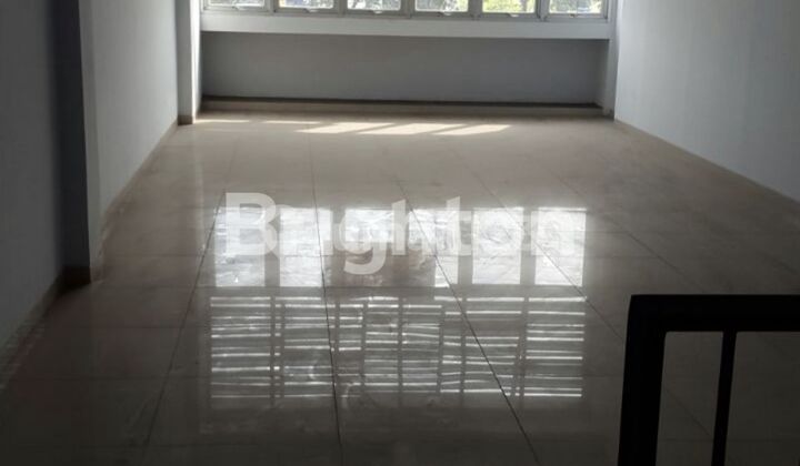 READY-TO-USE SHOPHOUSE!!! PREMIUM PALUR AREA, SUITABLE FOR OFFICE AND BANKING. 2