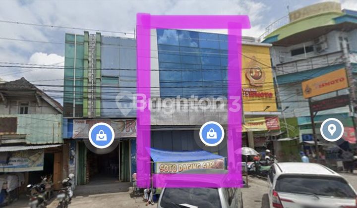 READY-TO-USE SHOPHOUSE!!! SUITABLE FOR OFFICE!!! PREMIUM LOCATION IN SOLO CITY!!! NEAR PASAR LEGI SOLO.