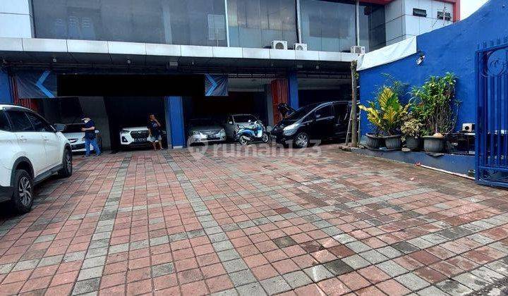 Gedung 2 Lantai 702m2  Ex Showroom Mobil di Jln Raya Mustika Sari Bekasi 1