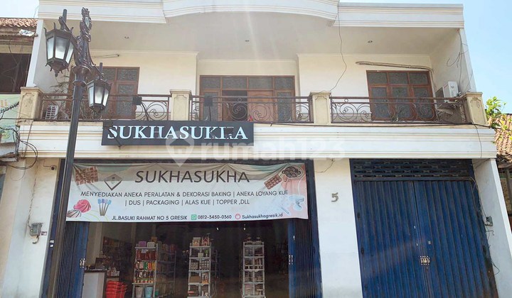 Shop House on Jl. Basuki Rahmat Gresik, 2 Floors, Land Included, Zero Main Road Frontage, Gresik City, Ready to Occupancy Shop House on Jl. Basuki Rahmat Gresik, 2 Floors, Land Included, Zero Main Road Frontage, Gresik City, Ready to Occupancy