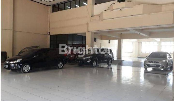 GEDUNG EX SHOWROOM MOBIL DI DAERAH JEBRES SOLO 2