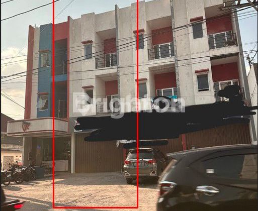READY-TO-USE SHOPHOUSE IN KAWATAN AREA, SOLO!!! CHAMPION AND PREMIUM LOCATION!!!! 1