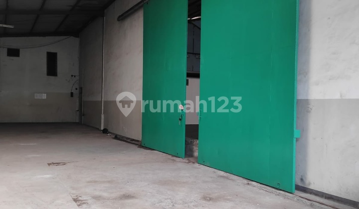 Gudang di lokasi Industri Cibolerang