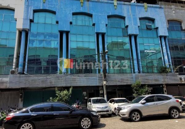 ROYAL SUNTER TOWNHOUSE NORTH JAKUTA 3-UNIT TOWNHOUSE READY TO OCCUPY