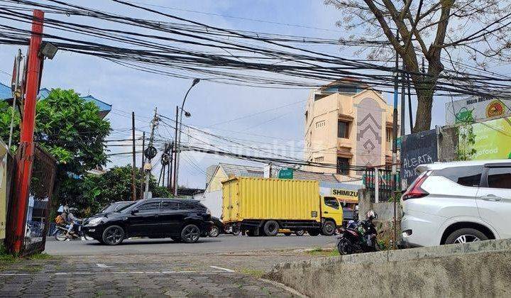 Ruko untuk Tinggal Usaha di Jalan Raya Mainroad Setiabudi Bandung 1