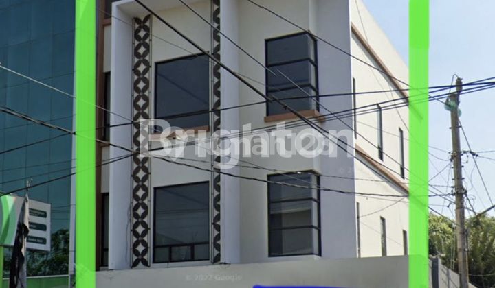 NICE SHOPHOUSE!! READY TO USE!! STRONG AND WELL-MAINTAINED BUILDING!! 9M FRONT WIDTH, EXCELLENT!! ROW FACING 6-LANE ROAD