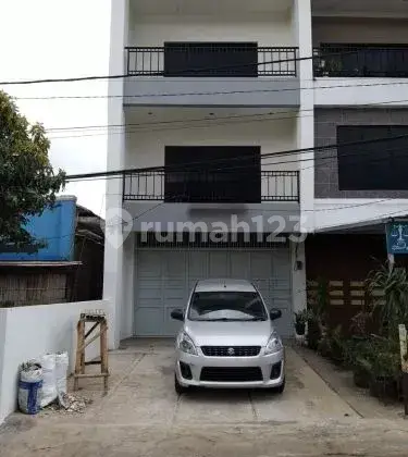 Jual Ruko 3 Lantai SHM di Ciwaruga , Parongpong 1